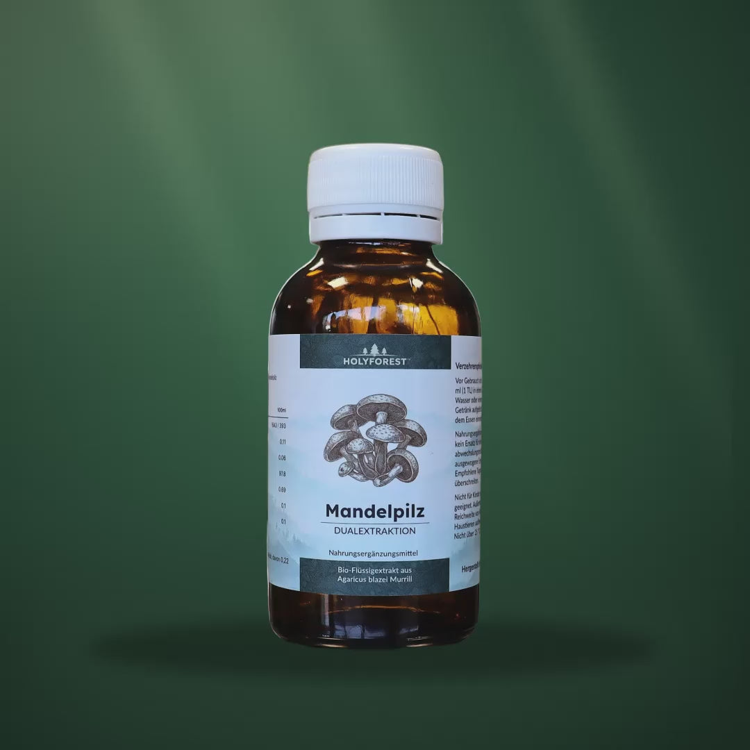 Bio Mandelpilz – Glasflasche im Waldlicht